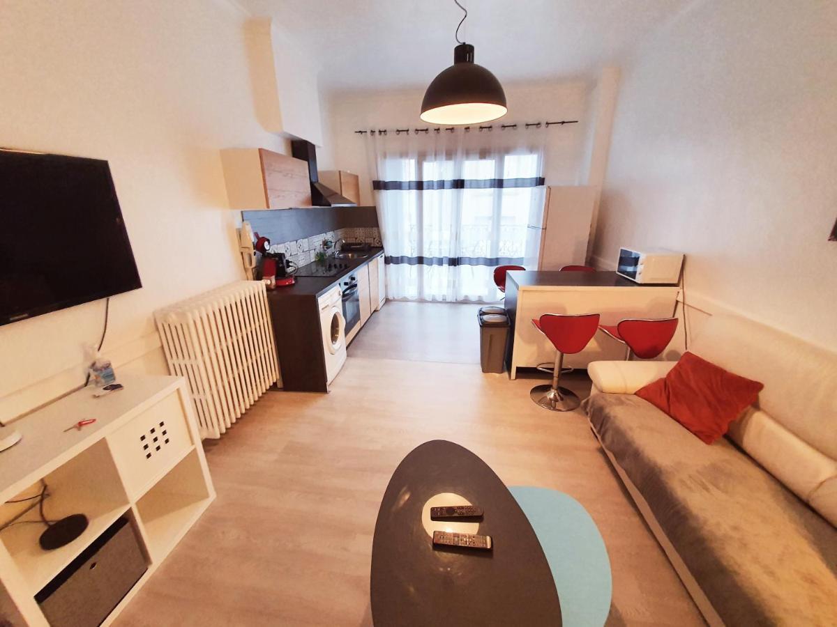 Grand T3 Avec Terrasse Centre Ville Bellac בלאק מראה חיצוני תמונה